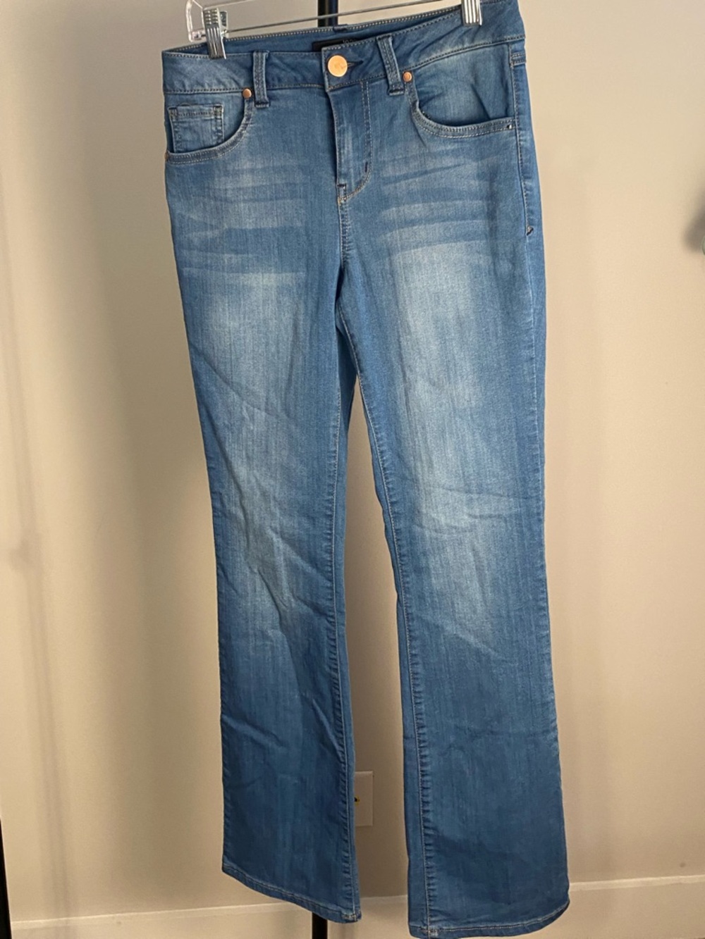 1822 Blue Jeans Medium Wash Blue Stretch Denim Mid Rise Bootcut Flare Size 6